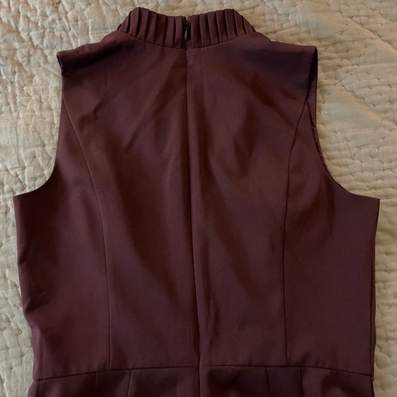 White House Black Market Burgundy Pleated Collar Jumpsuit Sz 8 Holidays Dressy - Picture 15 of 16